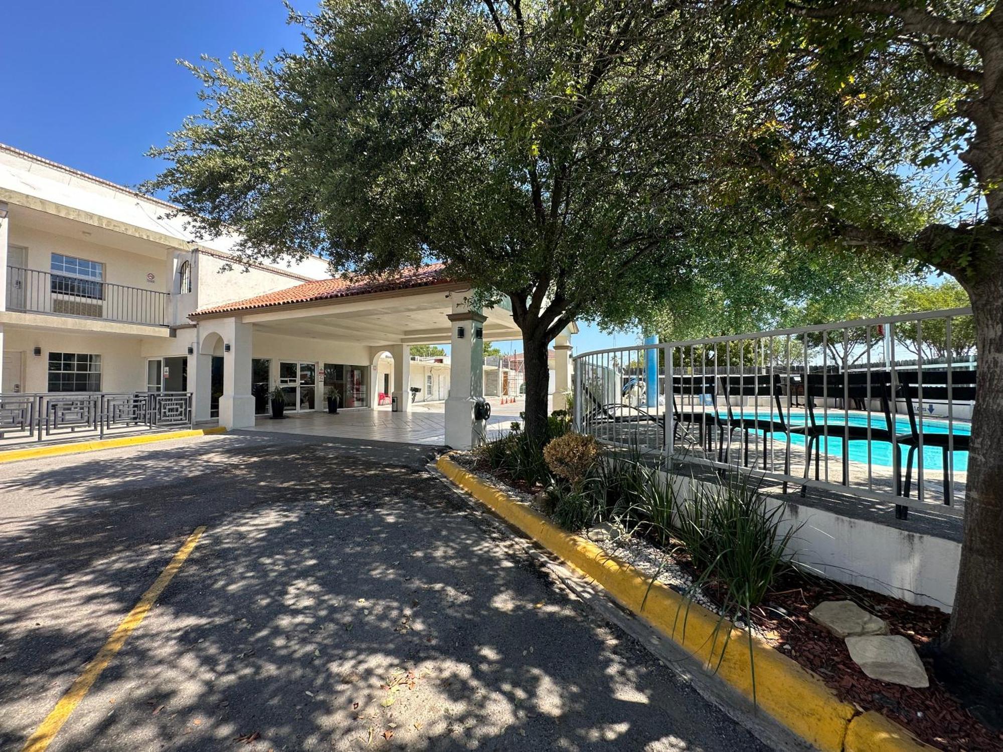 Hotel Quinta San Carlos Inn Manuel Valdez Exterior photo
