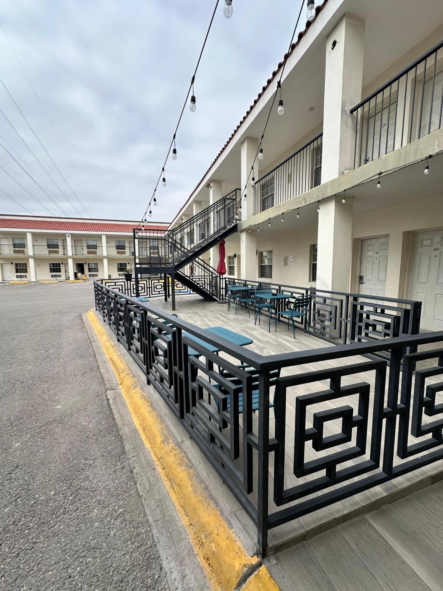 Hotel Quinta San Carlos Inn Manuel Valdez Exterior photo